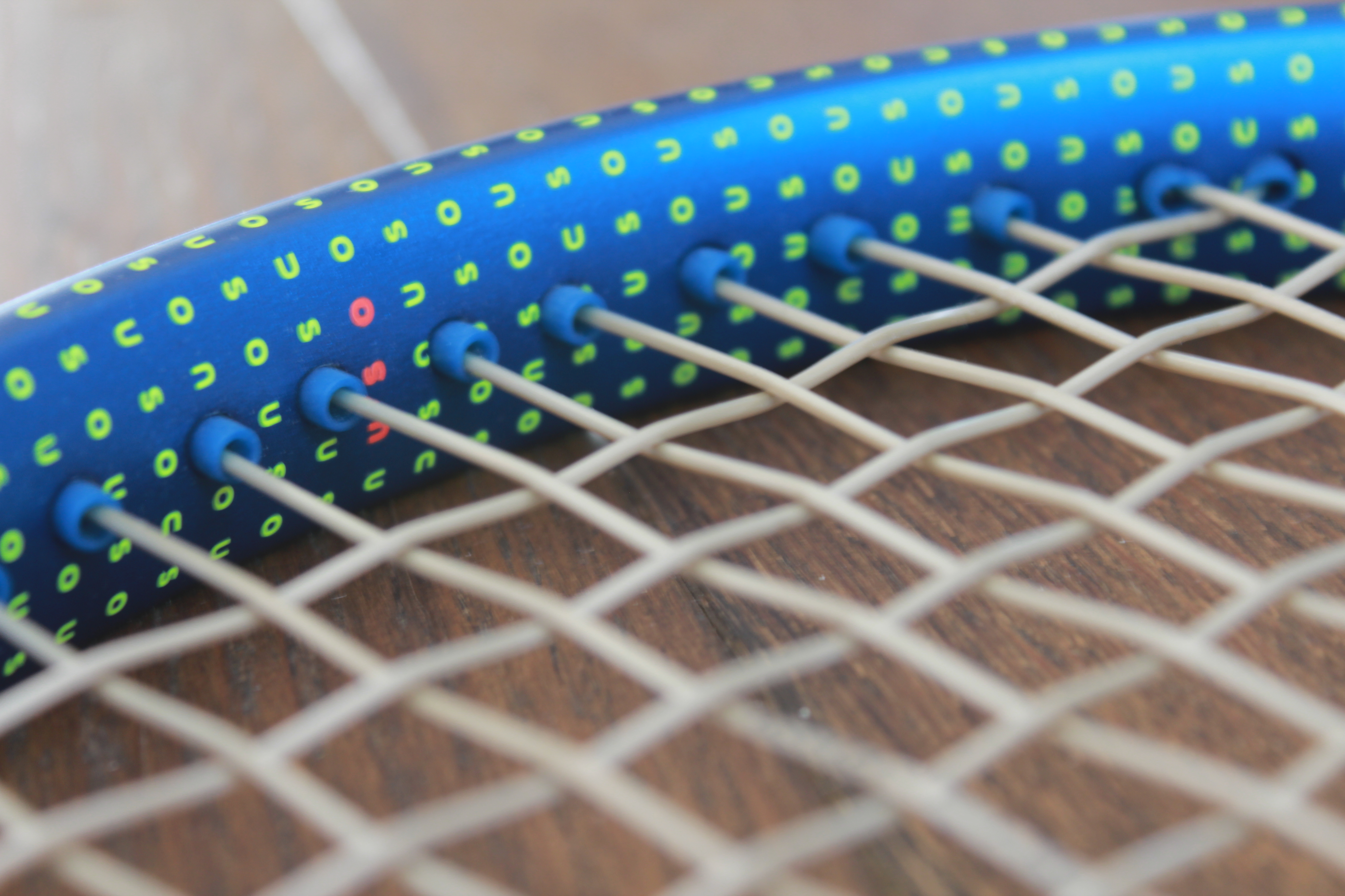 Tennisschläger blau Saitenbett